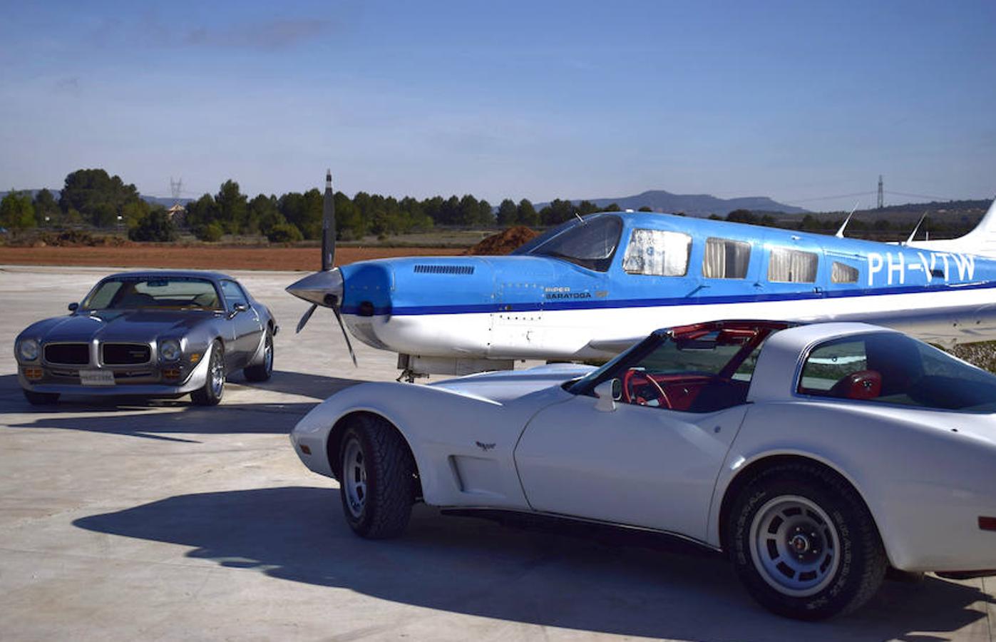 El club Horta Classics realizó el pasado fin de semana el V Encuentro de Amigos del Motor Clásico en el Aeródromo de Requena, en colaboración con Aeródromo de Requena y Club Aéreo Valencia, y la Fundación Aérea de la Comunidad Valenciana. Una colección de coches con un mínimo de 25 años de antigüedad, donde el Fiat Topolin de 1941 encabezó la lista. 