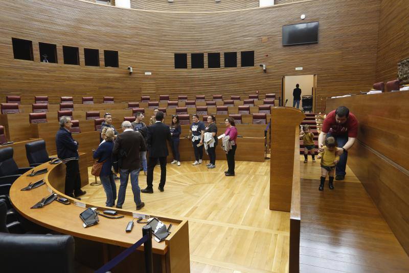 Fotos: Fotos de la jornada de puertas abiertas en Les Corts Valencianes