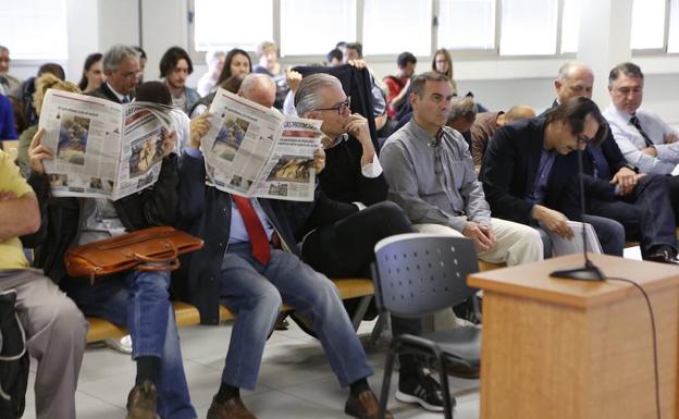 Crespo y Cuesta entre los acusados en el juicio por la depuradora de Pinedo. 