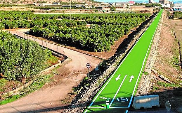 Trazado de la antigua vía de ferrocarril recuperada en el término municipal de Benaguasil.