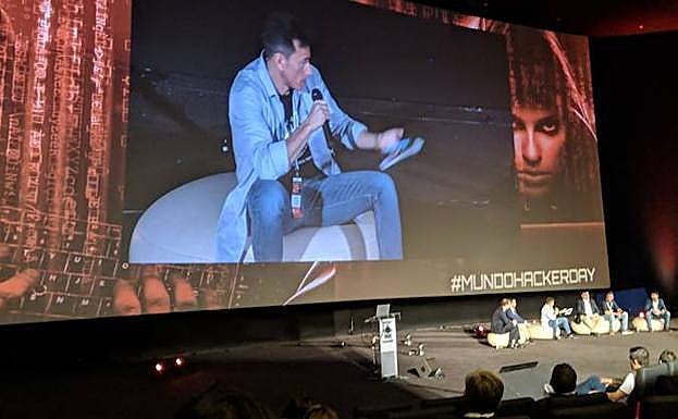 Una de las mesas redondas en Mundo Hacker Day 2018.