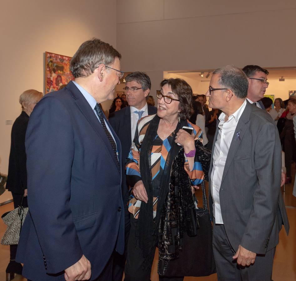 Al evento han asistido, además del presidente de la Generalitat, Ximo Puig, la vicepresidenta, Mónica Oltra, el president de les Corts, Enric Morera, el conseller de Cultura, Vicent Marzà y los consellers de Justícia, Gabriela Bravo, y de Transparència, Manuel Alcaraz, muchas de las artistas presentes en la muestra: Ángela García, Carmen Calvo, Soledad Sevilla, Rosa Torres, Victoria García, Monika Buch, Aurora Valero, Isabel Oliver y Ana Torralva, entre otros.