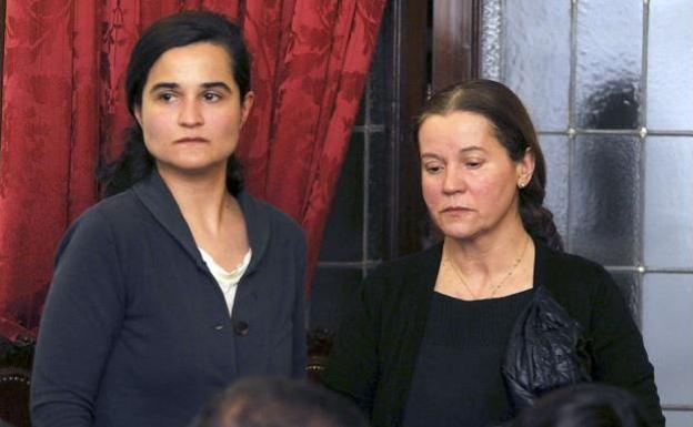 Triana Martínez y Montserrat González, durante una de la sesiones del juicio. 