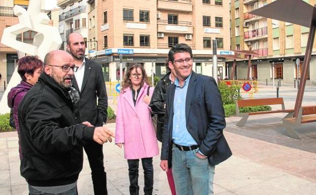 El presidente de la Diputación, Jorge Rodriguez, y el diputado Toni Gaspar, en Utiel.
