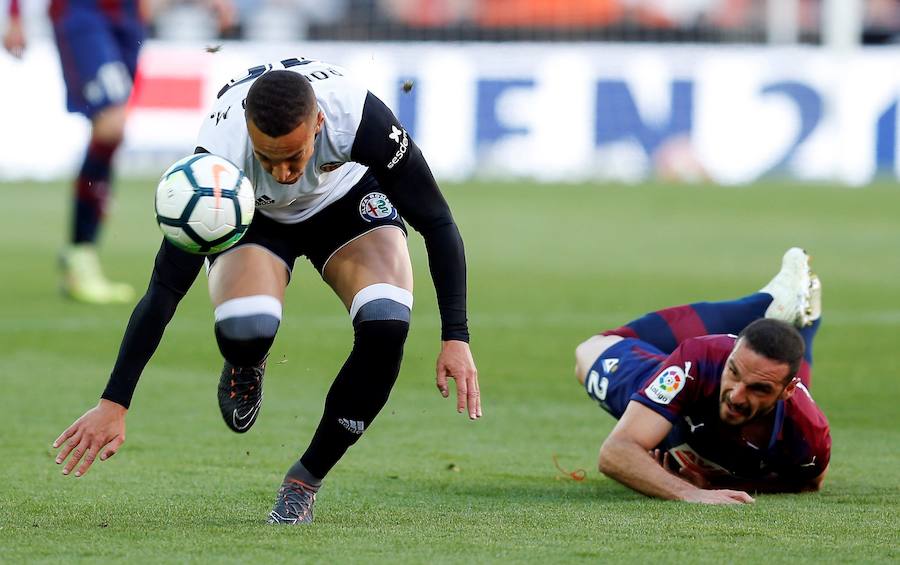 Estas son las mejores imágenes del partido de la jornada 35 de la Liga en Mestalla