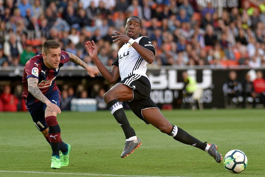 Estas son las mejores imágenes del partido de la jornada 35 de la Liga en Mestalla