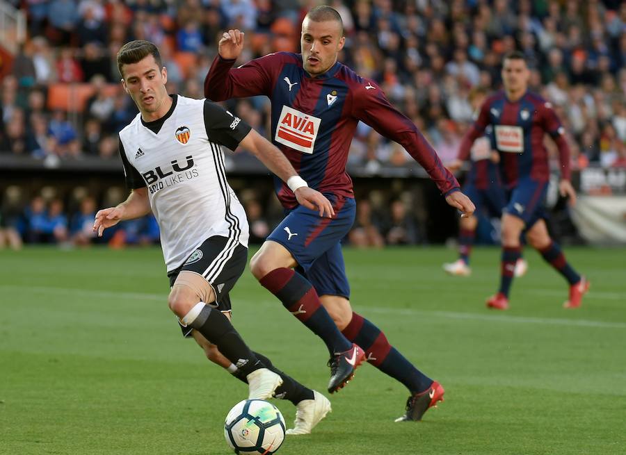 Estas son las mejores imágenes del partido de la jornada 35 de la Liga en Mestalla