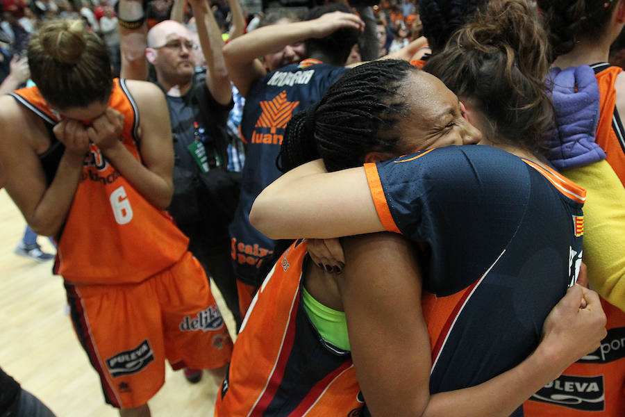 Fotos: El Valencia Basket femenino consigue el ascenso a la primera división