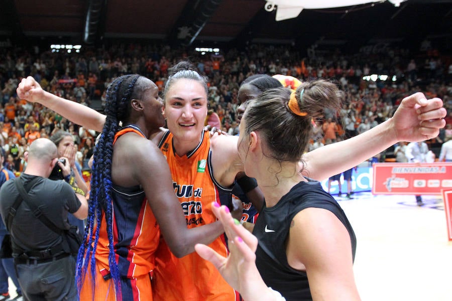 Fotos: El Valencia Basket femenino consigue el ascenso a la primera división