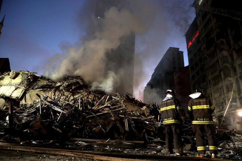 Fotos: Fotos del incendio y derrumbe de un edificio de 24 plantas en Sao Paulo (Brasil)