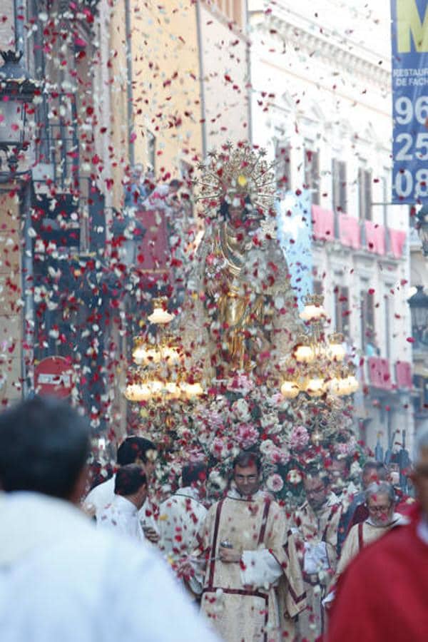 Fotos: Nueva itinerario de la procesión de la Virgen