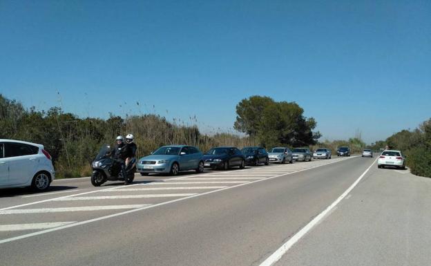 Carretera de entrada a El Pamar.