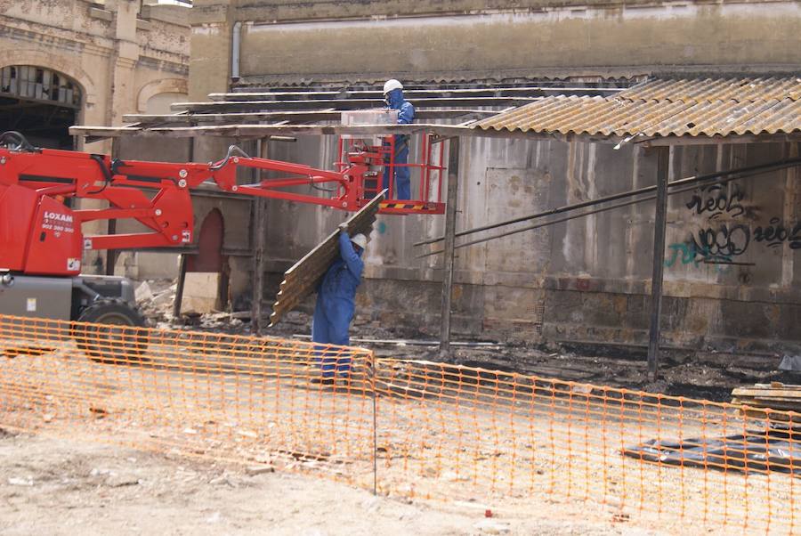 Fotos: Fotos del desmontaje del concesionario de coches del Parque Central