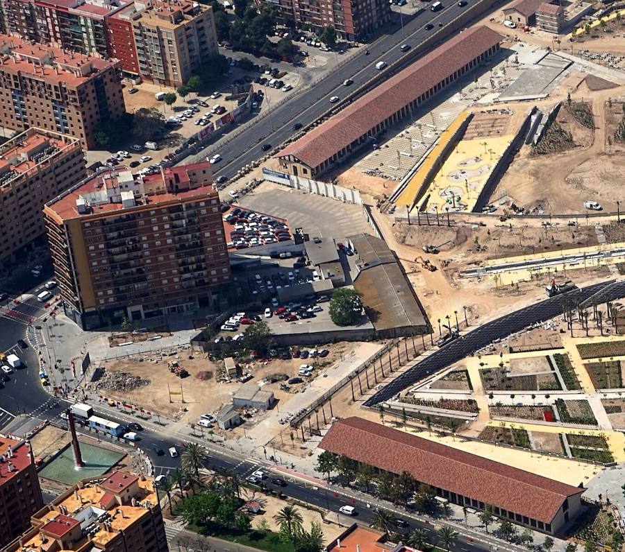 Fotos: Fotos del desmontaje del concesionario de coches del Parque Central