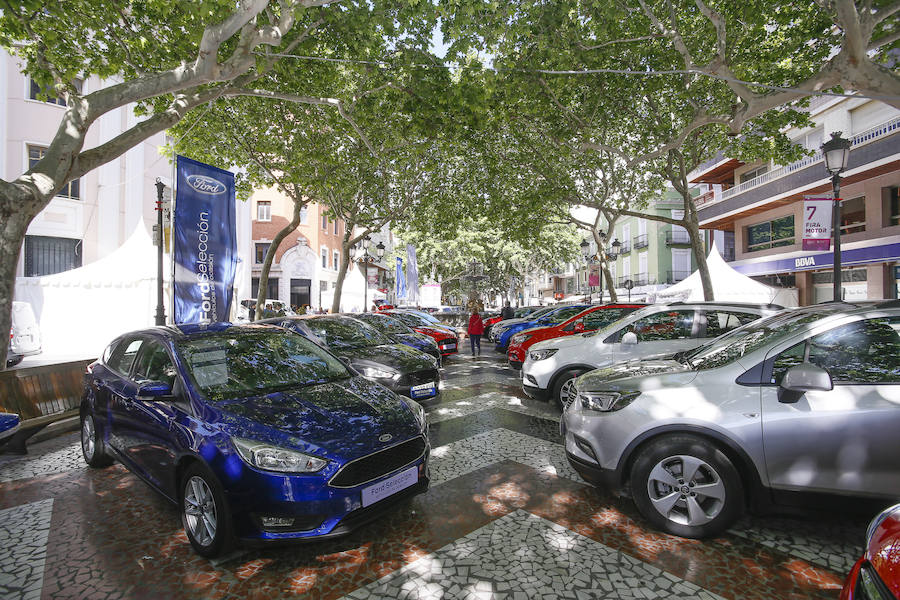 Este fin de semana se celebra en Gandía la Fira del Motor, con más de treinta concesionarios y doscientos coches en venta en las calles de la capital de la safor