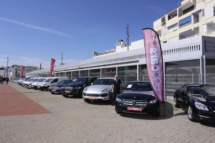 Este fin de semana se celebra en Gandía la Fira del Motor, con más de treinta concesionarios y doscientos coches en venta en las calles de la capital de la safor