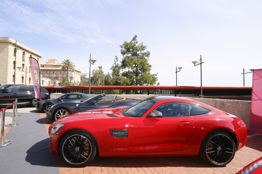 Este fin de semana se celebra en Gandía la Fira del Motor, con más de treinta concesionarios y doscientos coches en venta en las calles de la capital de la safor