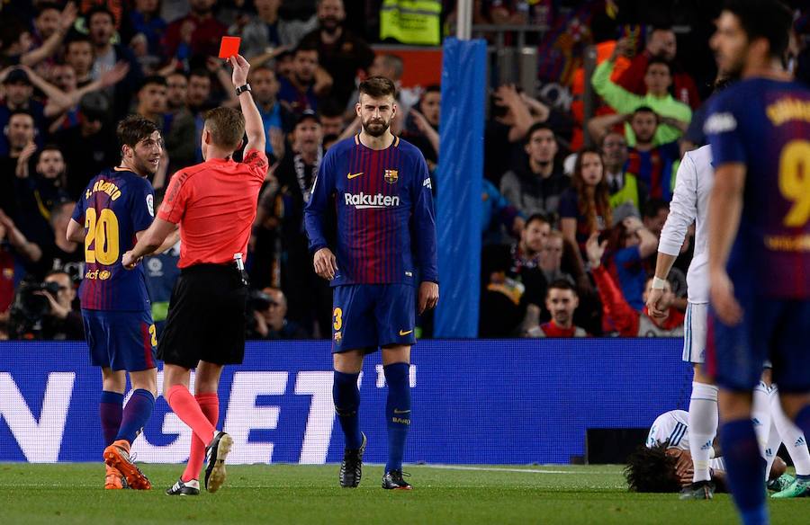 Barcelona y Real Madrid empataron (2-2) en el clásico disputado en el Camp Nou, un partido vibrante en el que hubo goles, emoción, tensión y mucha polémica. 