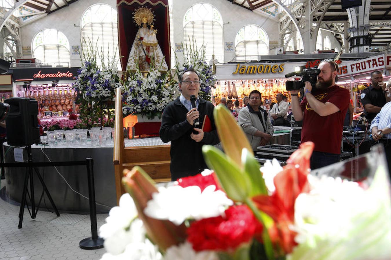 Fotos: La ofrenda a la Virgen en el Mercado Central