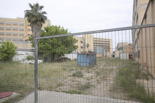 Aspecto que ofrecen las instalaciones del antiguo Hospital La Fe en el barrio de Campanar. 