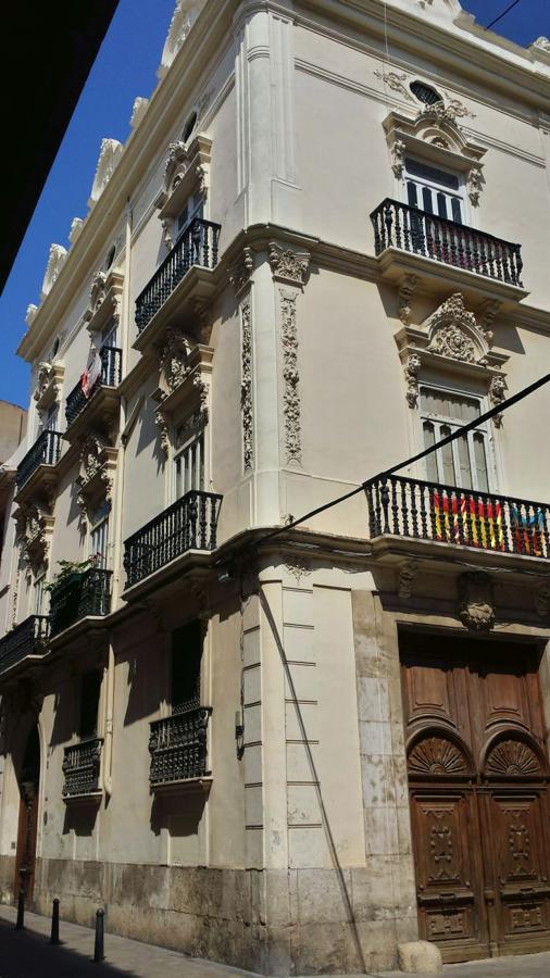 Palacio del Barón de Campolivar | Ubicada en la calle Gobernador Viejo, 30, esta gran mansión cuenta con una clásica tipología de palacio urbano.