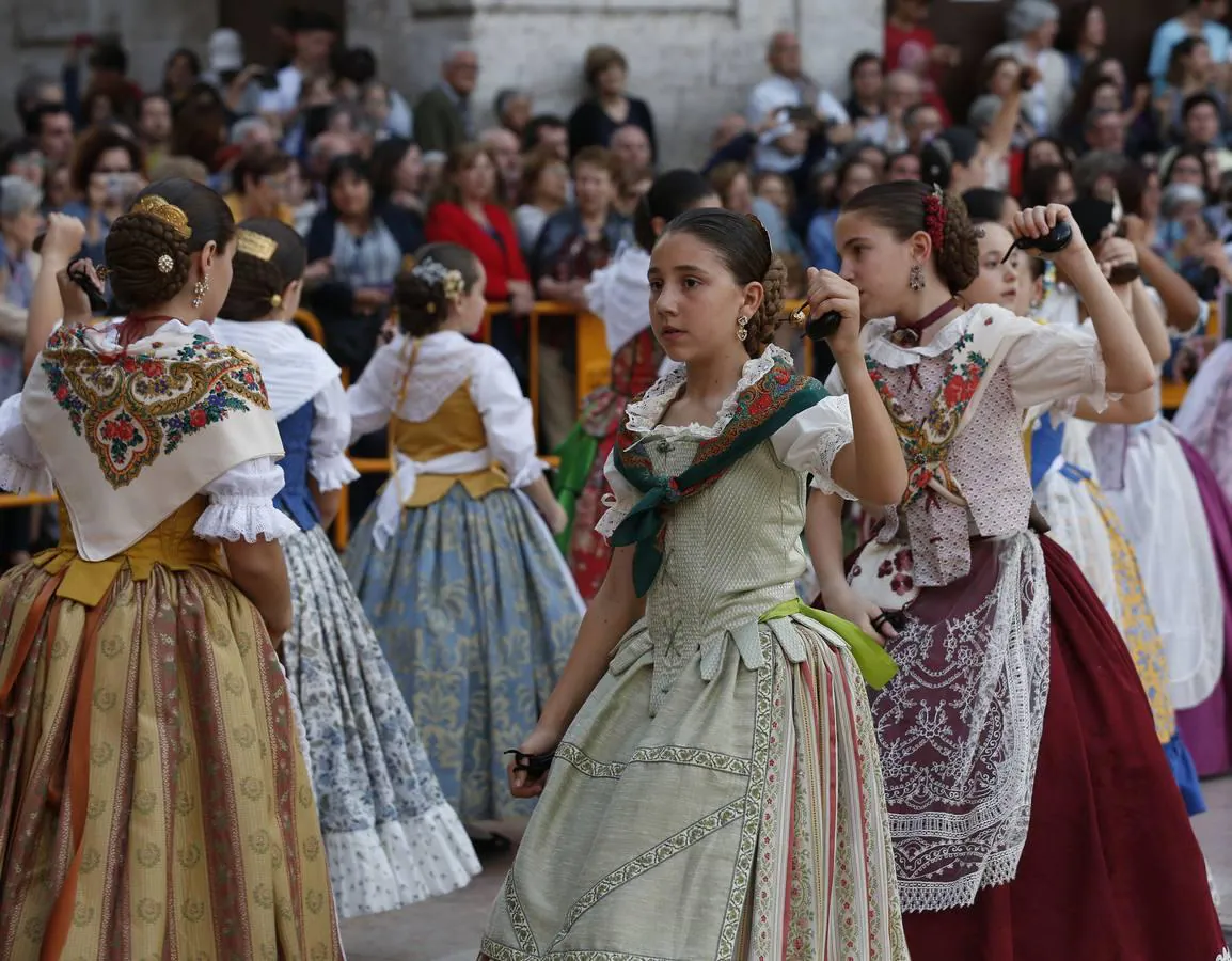 Daniela Gómez, Rocío Gil y sus cortes demostraron su entrega en el baile en una plaza repleta