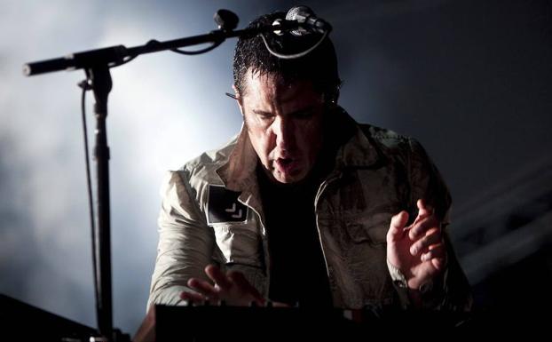 Michael Trent Reznor, de la banda Nine Inch Nails, actúa durante el festival de música de St. Gallen. 