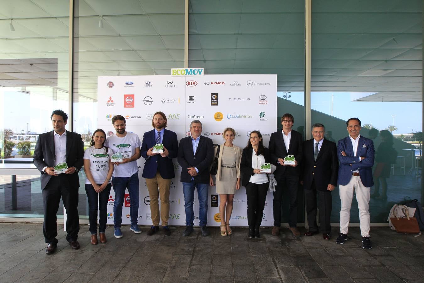 La feria Ecomov afronta este fin de semana, los días 11, 12 y 13 de mayo, su tercera edición con el objetivo de convertirse en el evento de referencia de movilidad ecológica a nivel nacional. La muestra y prueba de coches, que se celebra en la Marina de Valencia, ha abierto al público este viernes y se podrá visitar hasta el domingo 13 de mayo.