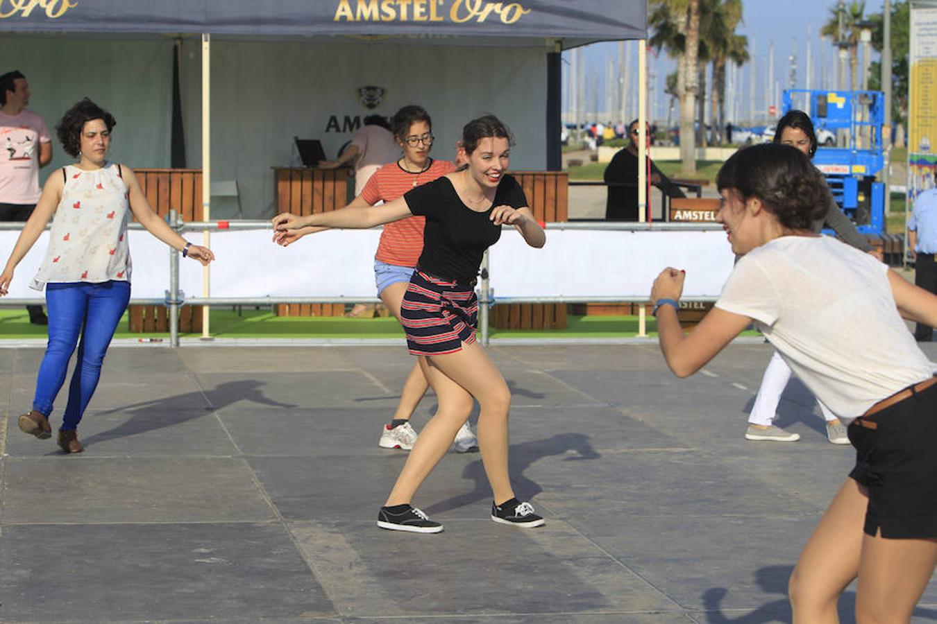 El público ha podido disfrutar de las mejores tapas con actuaciones musicales en directo en la Marina de Valencia