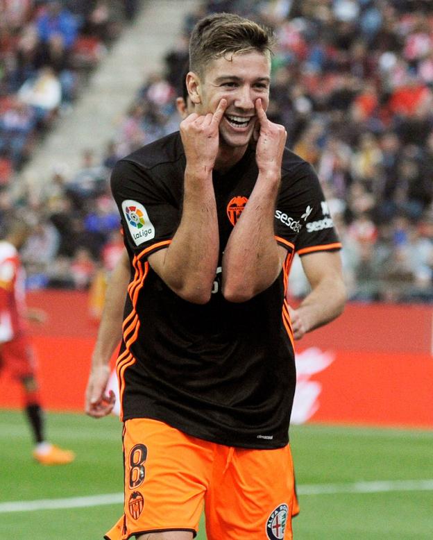 Gesto de Vietto tras el gol que dio la victoria al Valencia en Girona. 