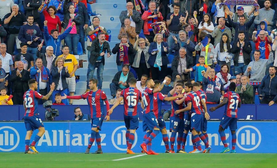 Estas son las mejores imágenes que deja el partido de la penúltima jornada de la Liga, último de los granotas en el Ciutat de València