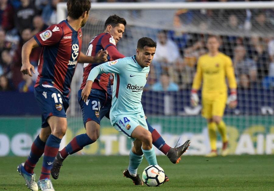 Estas son las mejores imágenes que deja el partido de la penúltima jornada de la Liga, último de los granotas en el Ciutat de València