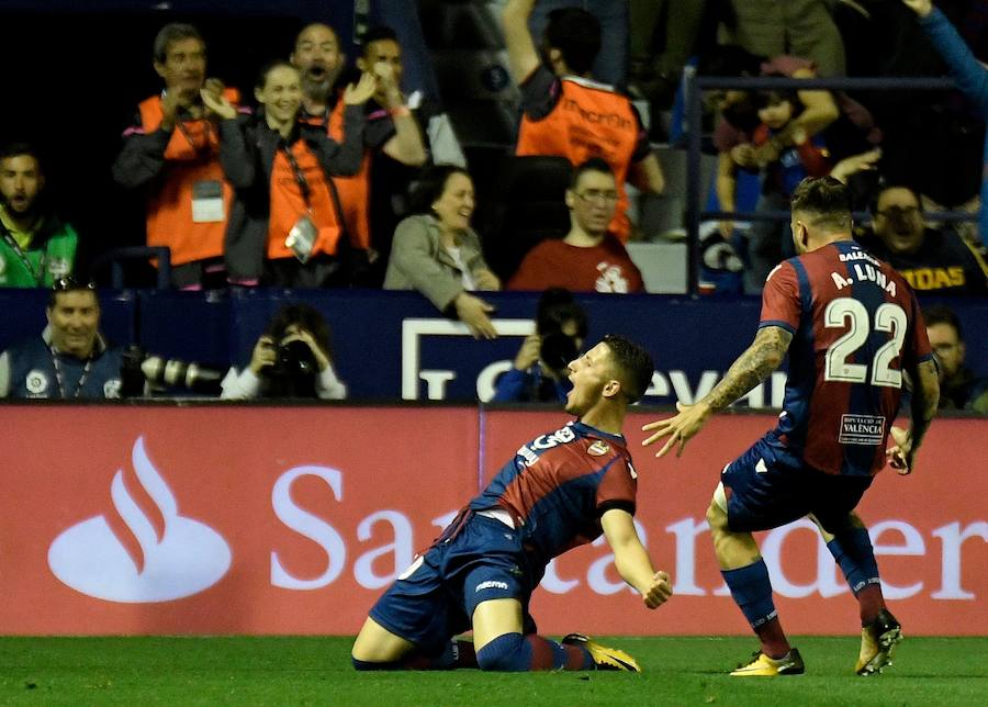 Estas son las mejores imágenes que deja el partido de la penúltima jornada de la Liga, último de los granotas en el Ciutat de València