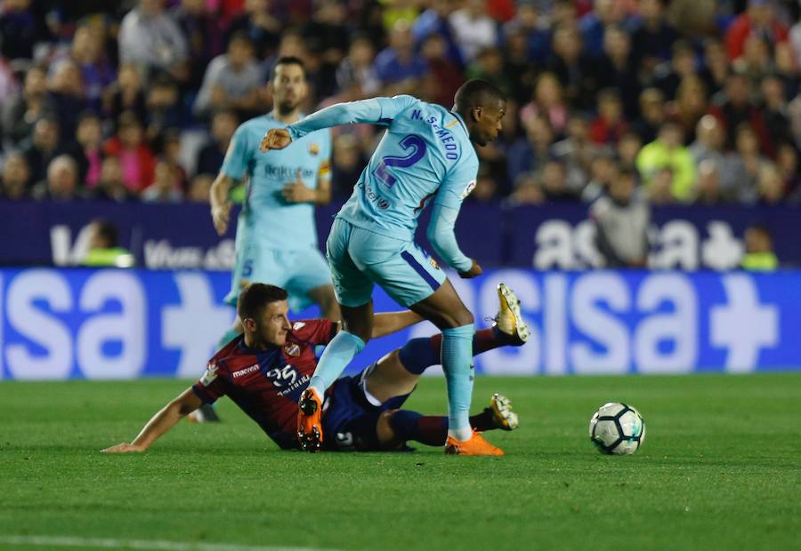 Estas son las mejores imágenes que deja el partido de la penúltima jornada de la Liga, último de los granotas en el Ciutat de València