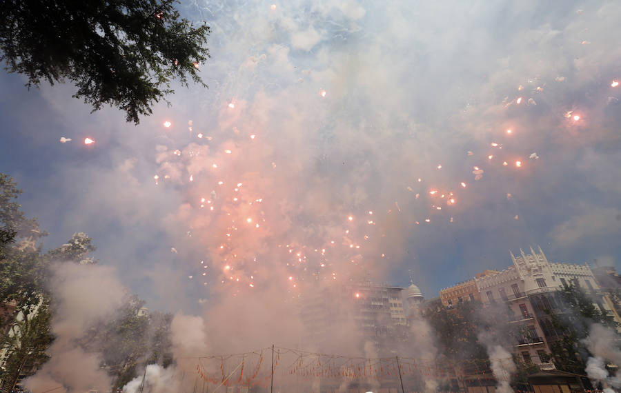 Pirotecnia Valenciana forece un disparo contundente marca de la casa en la jornada festiva de la patrona de la ciudad