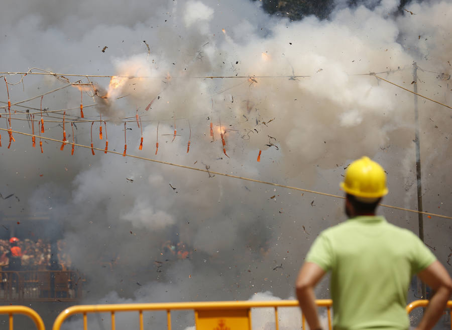 Pirotecnia Valenciana forece un disparo contundente marca de la casa en la jornada festiva de la patrona de la ciudad