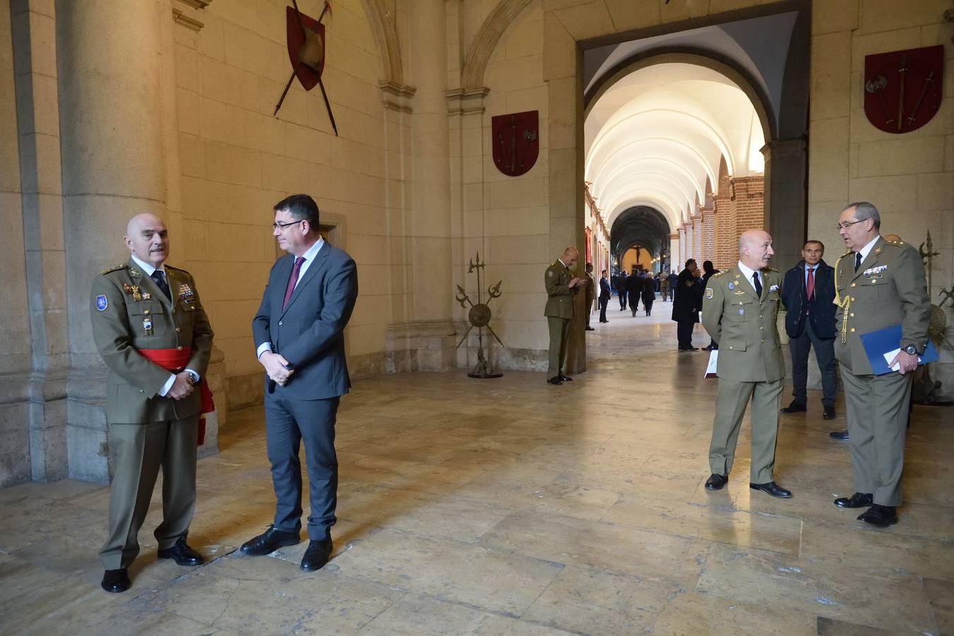 El tripartito votó este martes a favor de una Proposición No de Ley (PNL) presentada por Compromís en Les Corts en la que se reclama la protección del patrimonio cultural aunque, de paso, se insta al Ejército a que abandone su sede principal en Valencia. La agenda de actos que se celebran en el seno del Convento de Santo Domingo y eventos que tienen la sede de Capitanía como escenario demuestran que su uso va más allá del militar. En los últimos años ha acogido decenas de actividades ajenas al Ejército. 