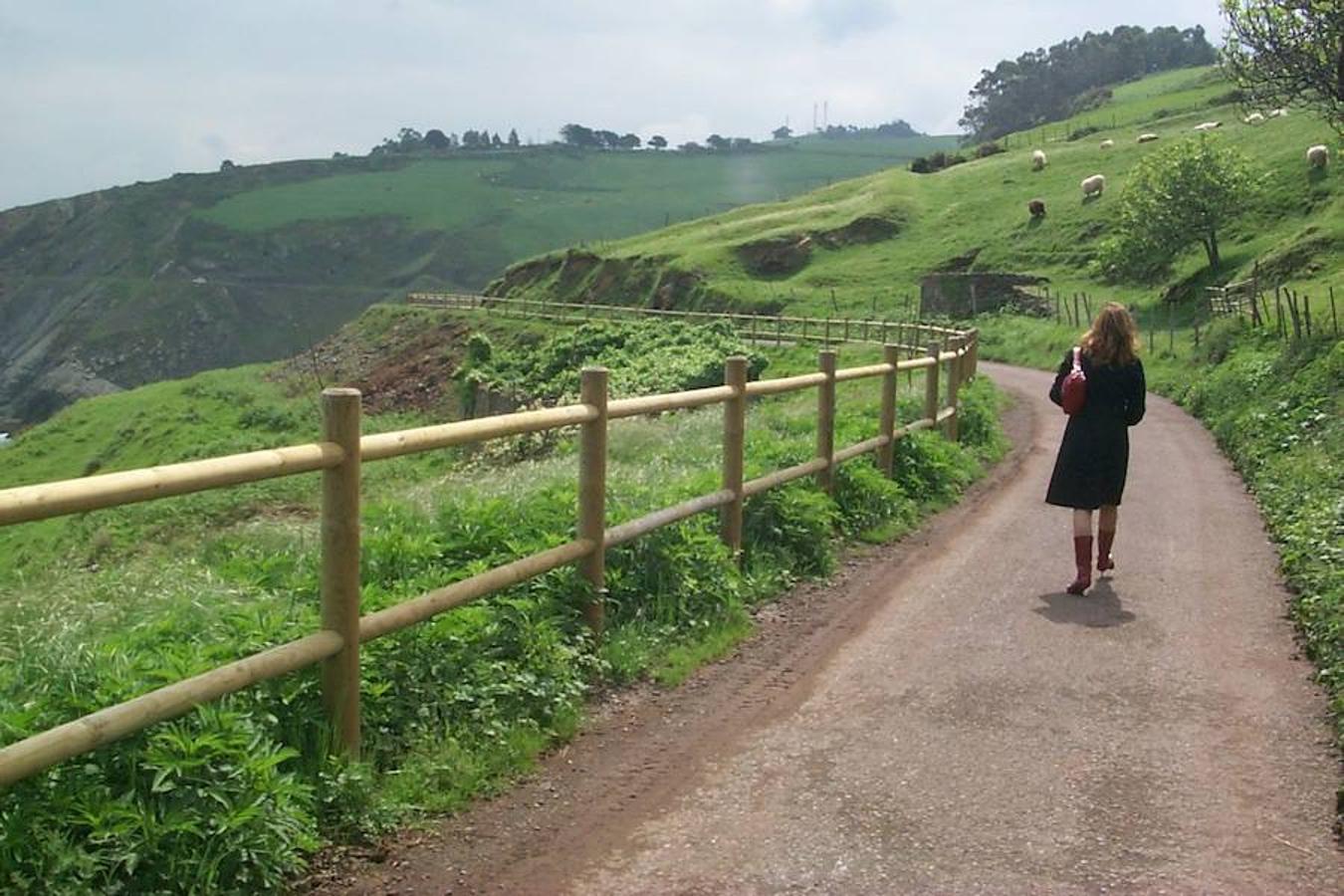 La Comunitat Valenciana, Andalucía, País Vasco, Cantabria... España tiene un red de Vías Verdes (rutas sobre el antiguo trazado del ferrocarril) de 2.700 kilómetros. Sólo en Valencia, Alicante y Castellón hay 11 de estos trazados y 162 kilómetros de naturaleza para disfrutar.