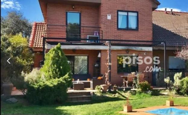 14. Cinco dormitorios, tres baños. 360.000 euros. 