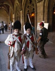 Imagen secundaria 2 - Militares y civiles en el Convento de Santo Domingo.