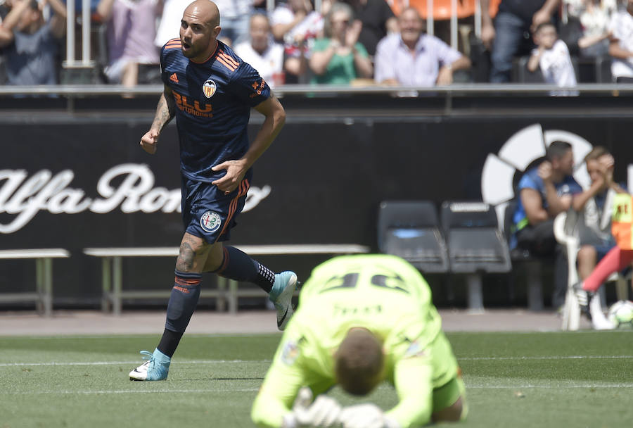 Estas son las mejores fotos que deja el último partido de la temporada en Mestalla