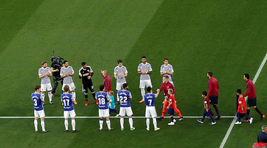 Último partido de la temporada en el Camp Nou para un Fútbol Club Barcelona que ha vivido la despedida de Andrés Iniesta y que no ha podido batir el récord de los 6.000 goles, al ganar por un solo tanto a la Real Sociedad