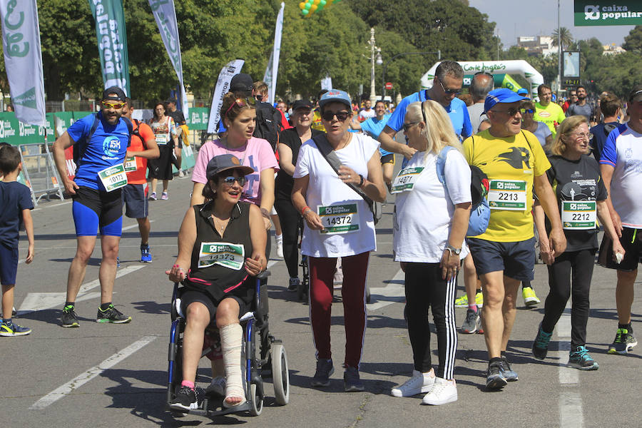 Fotos: Búscate en la Volta a Peu de Valencia