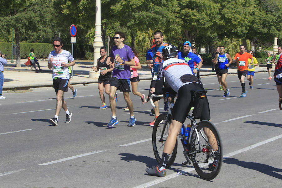 Fotos: Búscate en la Volta a Peu de Valencia