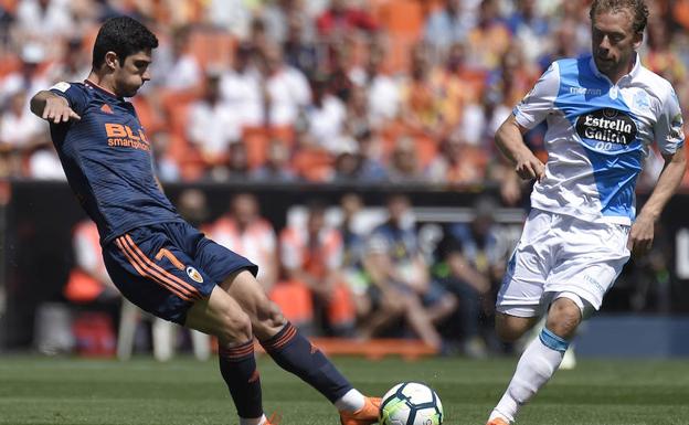 Guedes durante el encuentro frente al Dépor.