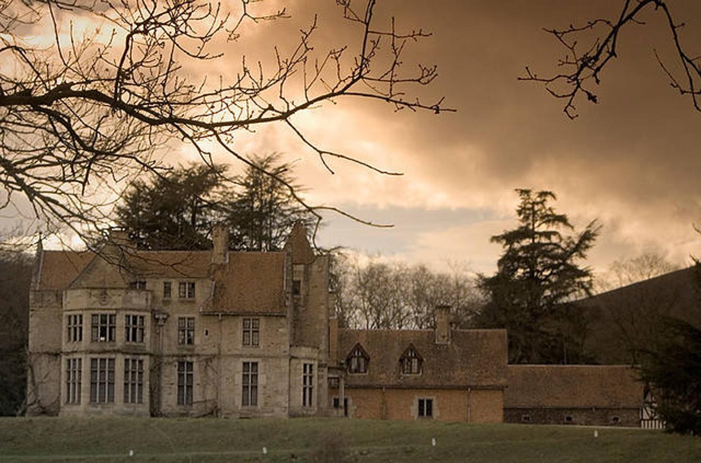 Una casa de terror: El Palacio de los Hornillos, en las Fraguas, donde se rodó la película de 'Los Otros'. La casona de las Fraguas está ubicada en Cantabria, en una finca de alrededor de 60 hectáreas que fue construida a finales del siglo XVIII.