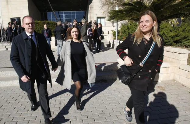 Juan Ignacio Jara, presidente de Sodigei, de la mano de su esposa y antecesora en el cargo, Mari Luz Lladró. 