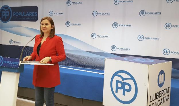 María José Català, ayer en la sede del PP valenciano, al anunciar que Génova suspendía de militancia al expresidente. 