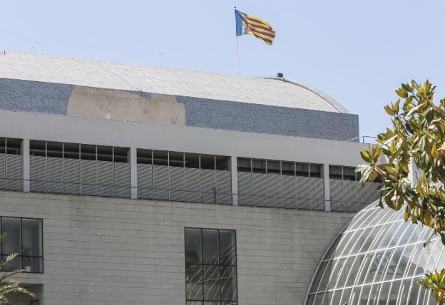 Superficie que ha perdido el trencadís del Palau de la Música, que instaló revestimiento cerámico en 2009. 