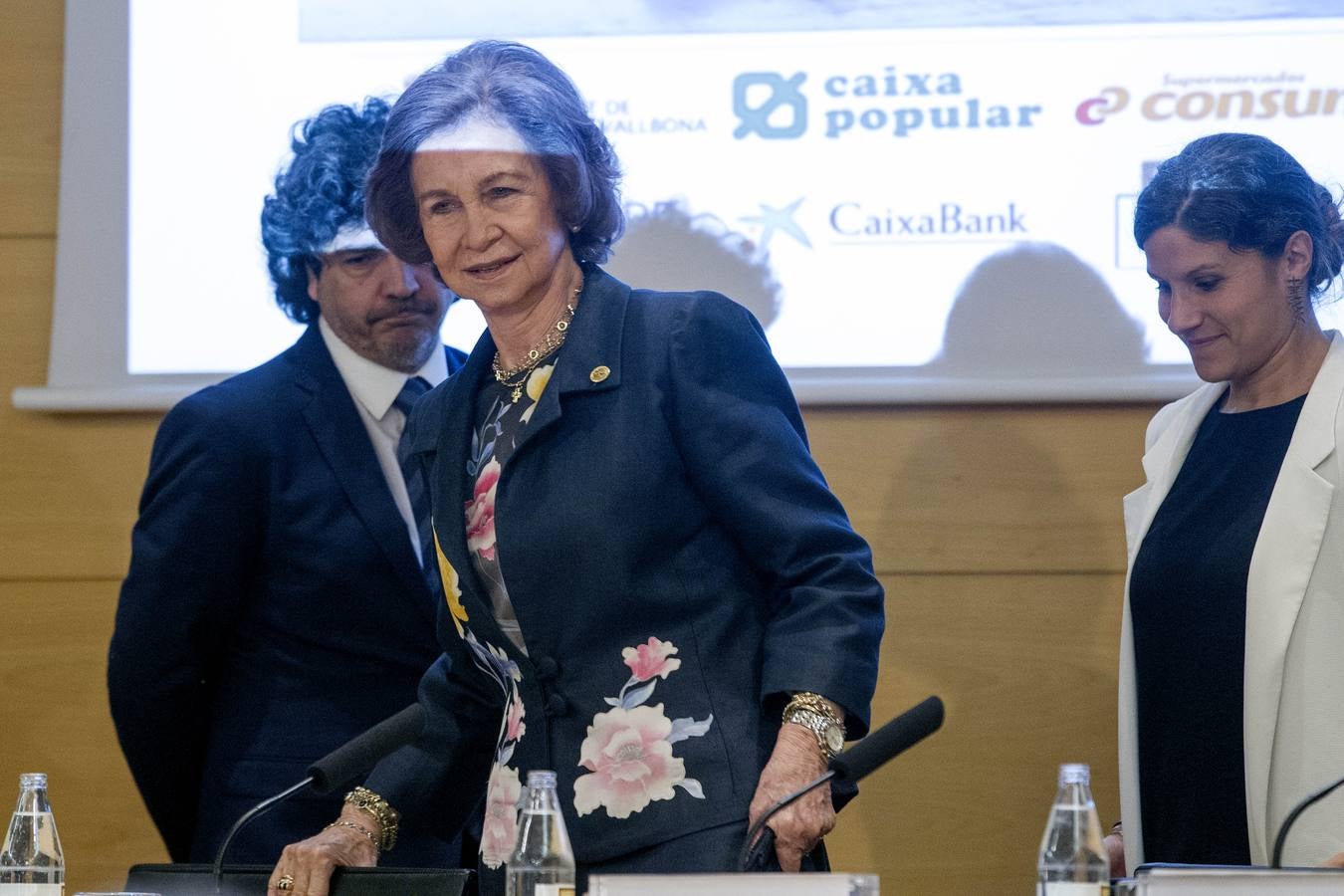 Por la tarde, los organizadores tienen prevista una visita a la Catedral de Valencia, donde oficiará una misa el cardenal arzobispo Antonio Cañizares. También acudirán a la sede del Banco de Alimentos de Valencia, ubicada en la Pobla de Vallbona, para conocer de primera mano su funcionamiento. Ya por la noche disfrutarán de una exhibición de bailes regionales, un espectáculo pirotécnico y la cremà de una falla.